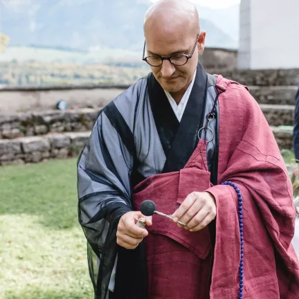 Trauredner und Hochzeitsredner Vater Reding (Zen Mönch) für die freie Trauung