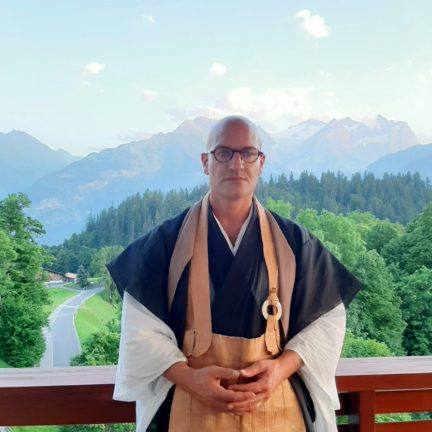 Ihre Hochzeitszeremonie in Bern und Umgebung mit Trauredner Zen Meister Vater Reding