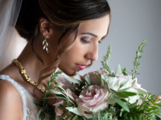 Einzug der Braut bei der Hochzeit -Hochzeitsredner und Trauredner Abt Reding führt durch die freie Trauung am Comer See Palazzo Gallio