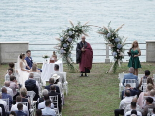 Einzug der Braut bei der Hochzeit - Hochzeitsredner und Trauredner Abt Reding führt durch die freie Trauung am Comer See Palazzo Gallio