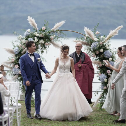 Moderne Hochzeit und freie Trauung mit Trauredner Zen Meister Vater Reding