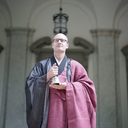Traditionelle Hochzeit mit Trauredner Zen Meister Vater Reding