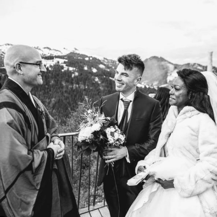 Ihre Hochzeit in der Jungfrauregion mit Traurednder Zen Meister Vater Reding