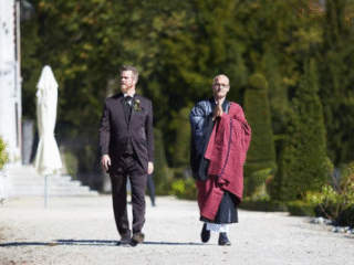 Hochzeit im Schloss Waldegg - Ihr Hochzeitsredner Abt Reding (Zen Mönch) führt Sie gerne durch die Hochzeitszeremonie im Schloss Waldegg (Solothurn) nach ihren Wünschen.