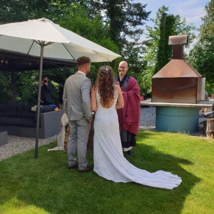 Konfessionslos Heiraten mit Hochzeitsredner Zen Meister Reding als Zeremonienmeister