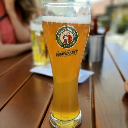 Biergenuss nach der freien Trauung in Tübingen