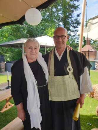 Freie Trauung Erneuerungszeremonie mit Hochzeitsredner Abt Reding