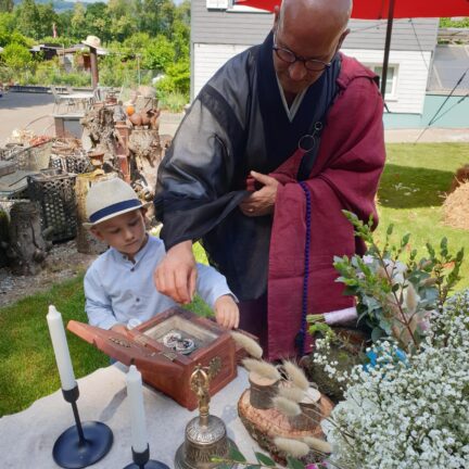 Konfessionslos Heiraten mit Hochzeitsredner Zen Meister Reding als Zeremonienmeister