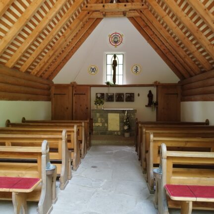 Freie Trauung beim Seealpsee mit Hochzeitsredner Abt Reding in der Bruder Klaus Kapelle