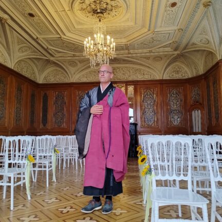 Vater Reding Hochzeitsredner für die freie Trauung im Schloss Schadau