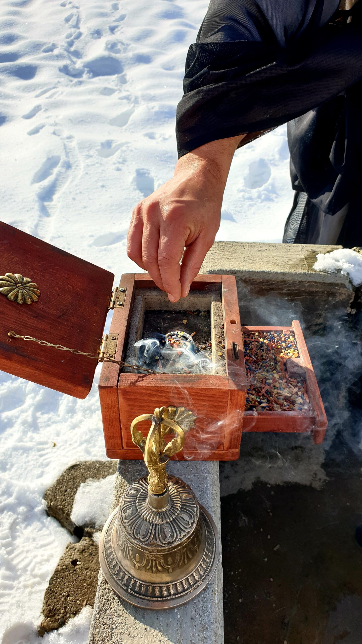 Winterhochzeit und freie Trauung mit Hochzeitsredner Zen Meister Vater Reding