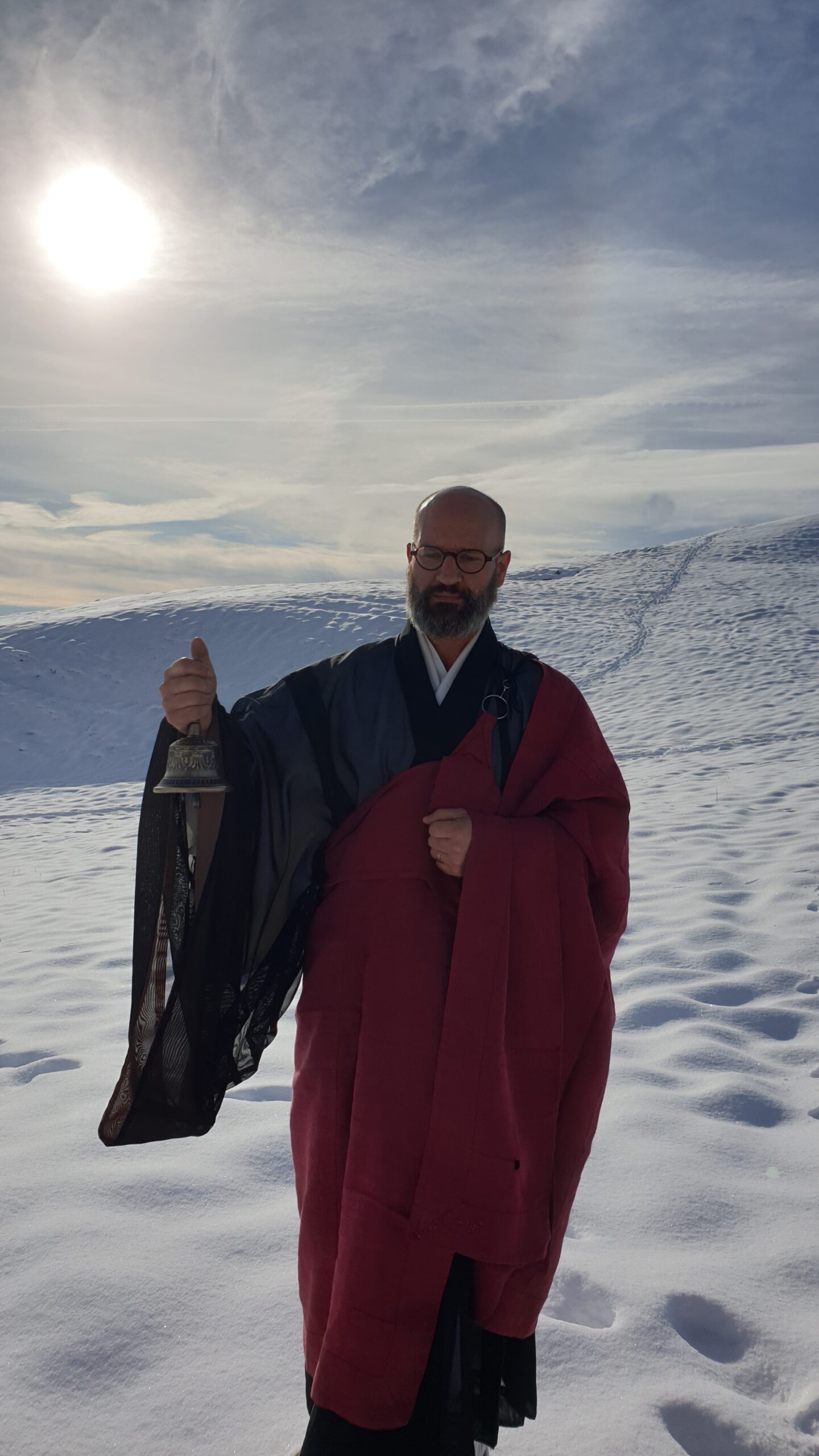 Winterhochzeit und freie Trauung mit Hochzeitsredner Zen Meister Vater Reding