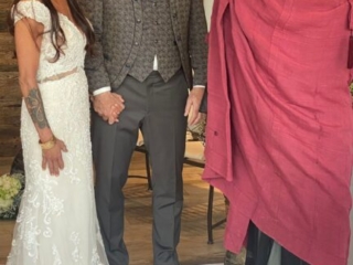 Hochzeitszeremonie und Freie Trauung im Heuboden - Zug mit Trauerredner Zen Vater Meister Reding Hochzeitszeremonie und Freie Trauung im Heuboden - Zug mit Trauerredner Zen Vater Meister Reding