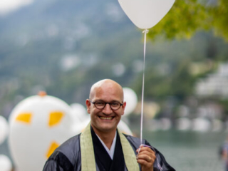 Trauredner für die Hochzeitszeremonie - Hochzeitsredner Zen Vater Meister Reding