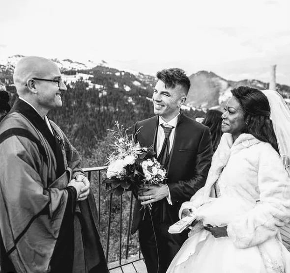 Ihre Hochzeit in der Jungfrauregion mit Traurednder Zen Meister Vater Reding