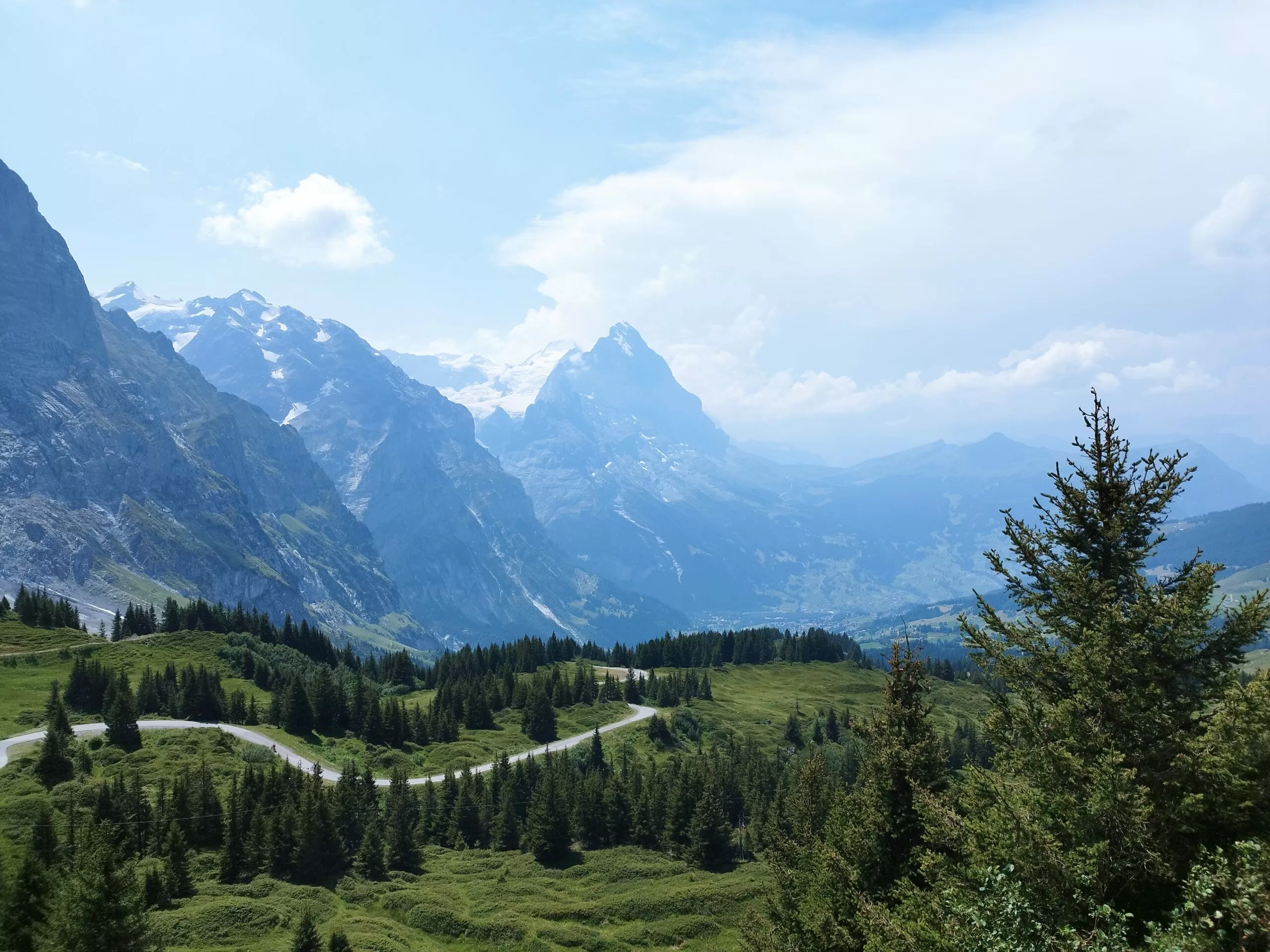 Ihre Hochzeit in der Jungfrauregion mit Traurednder Zen Meister Vater Reding