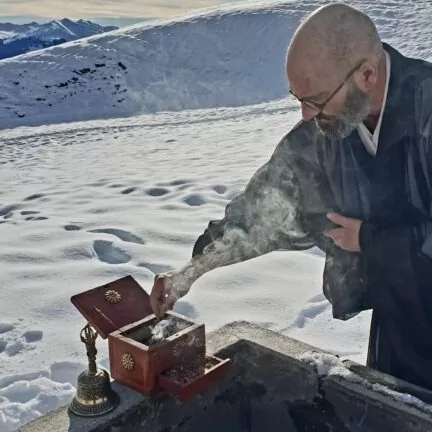 Ihre Hochzeit in der Mythenregion mit Hochzeitsredner Zen Meister Vater Reding