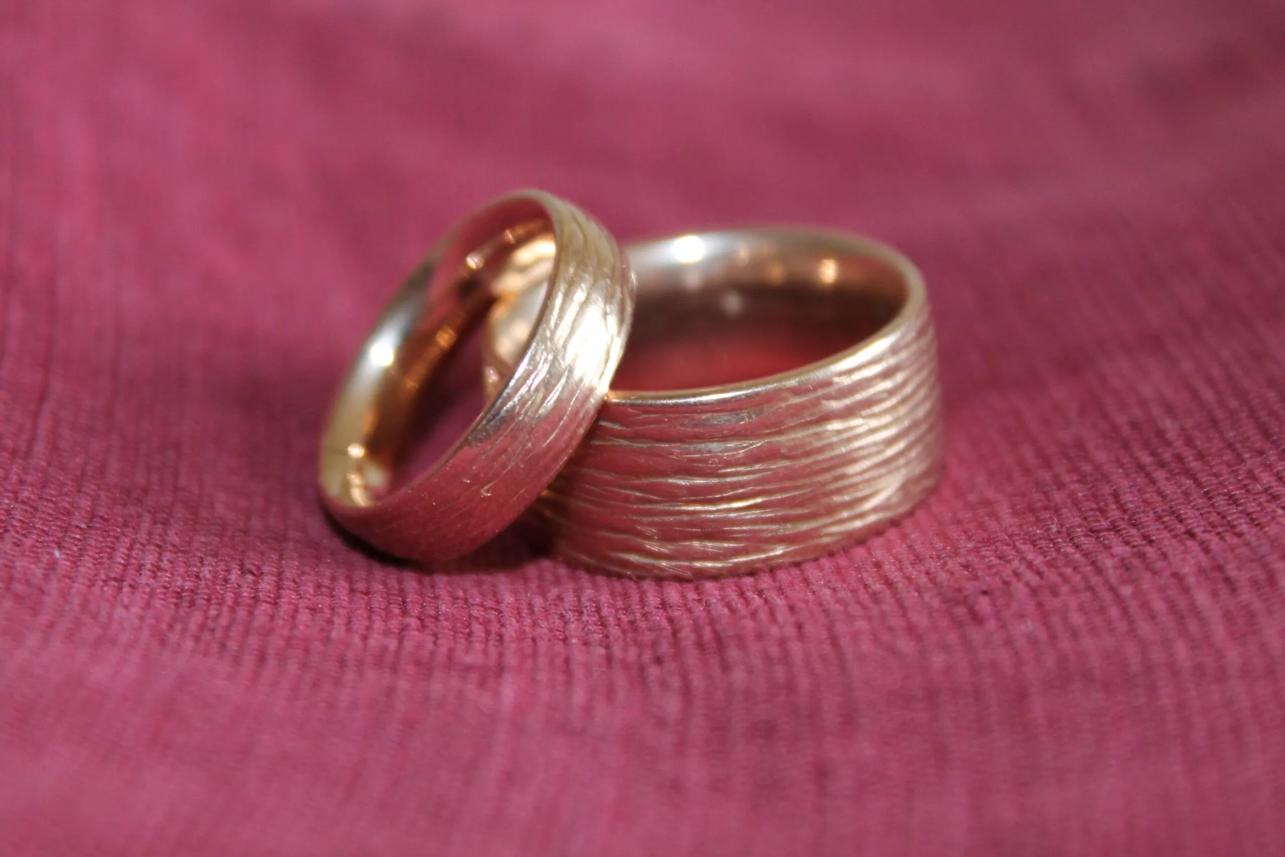 Heiraten ohne Pfarrer - mit Hochzeitsredner Zen Meister Vater Reding - Ringsegnung der Eheringe bei der Hochzeit mit Trauredner Zen Meister Vater Reding